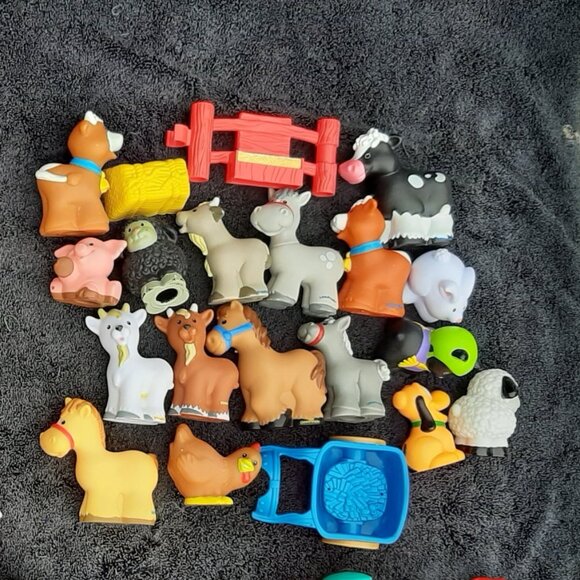 Fisher Price Farm Animals - Picture 3 of 6